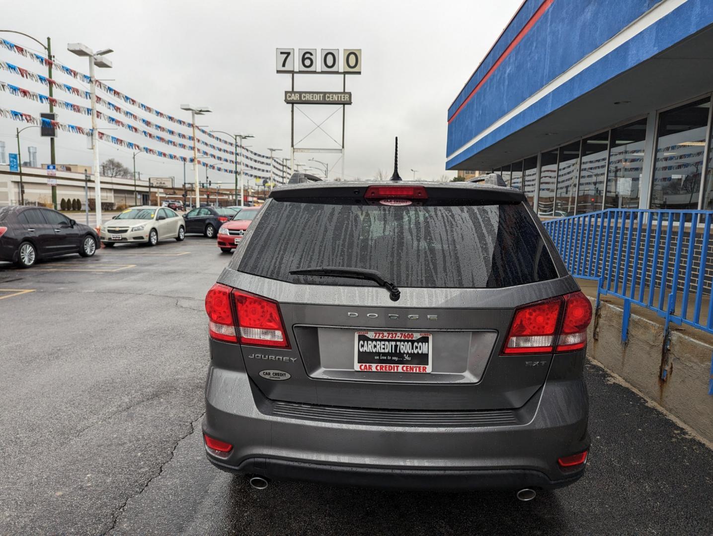 2012 GRAY Dodge Journey SXT (3C4PDCBG8CT) with an 3.6L V6 DOHC 24V engine, 6-Speed Automatic transmission, located at 7600 S Western Ave., Chicago, IL, 60620, (773) 918-3980, 0.000000, 0.000000 - Photo#3